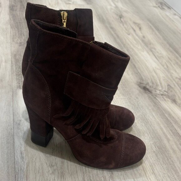 BCBG Dark Brown Suede Fringe Heeled Boots BOHEMIAN SIZE 8 - Picture 1 of 8